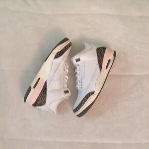 Jordan 3 Women’s Neopolitan